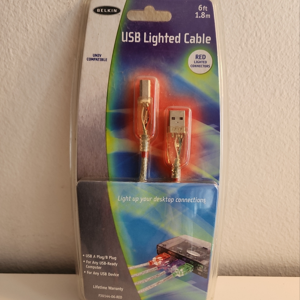 Belkin USB Lighted Cable In Red. Brand new in factory sealed case. Cool light